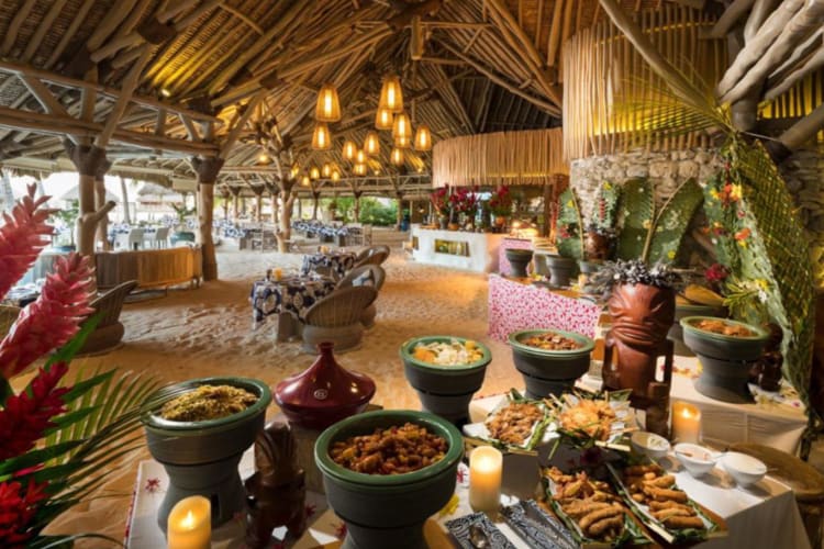 Buffet on the beach